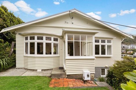 Photo of property in 16 Butt Street, Brooklyn, Wellington, 6021