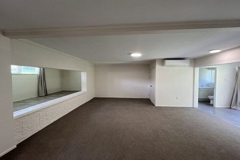 Photo of property in 60 Edmonton Road, Henderson, Auckland, 0612