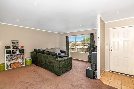 Photo of property in 3 Bernina Place, Weymouth, Auckland, 2103