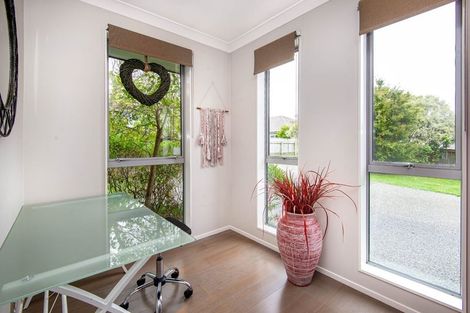 Photo of property in 64 Aotea Drive, Aotea, Porirua, 5024