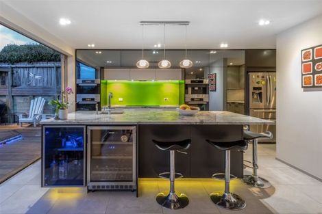 Photo of property in 1/909 Beach Road, Waiake, Auckland, 0630