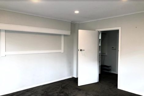 Photo of property in 25 Bradbury Road, Botany Downs, Auckland, 2010