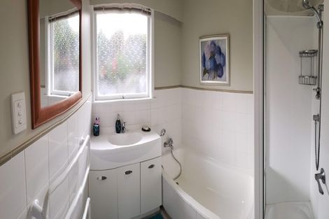 Photo of property in 88 Chivalry Road, Glenfield, Auckland, 0629