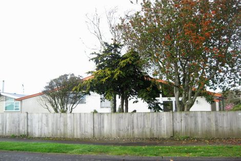 Photo of property in 3 Clifton Drive, Waitara, 4320