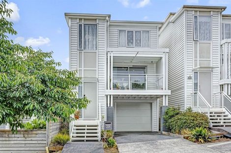 Photo of property in 28 Fernly Rise, Flat Bush, Auckland, 2019