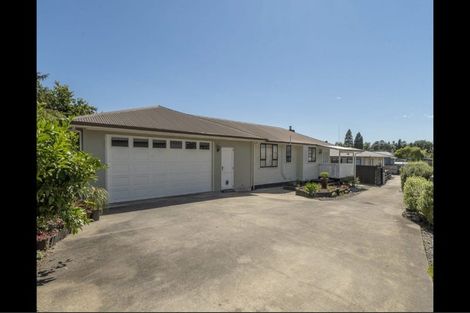 Photo of property in 22 Queen Road, Bellevue, Tauranga, 3110