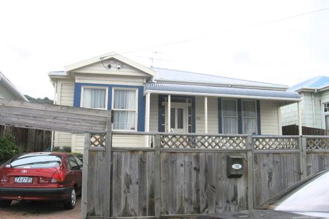 Photo of property in 134 Onepu Road, Lyall Bay, Wellington, 6022