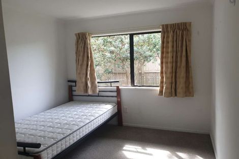 Photo of property in 2/60 Orangewood Drive, Northpark, Auckland, 2013