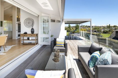 Photo of property in 144 Mellons Bay Road, Mellons Bay, Auckland, 2014