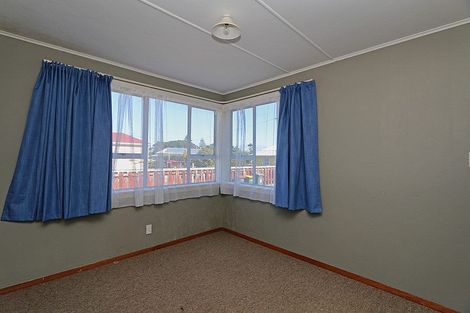 Photo of property in 33 Longfellow Road, Opunake, 4616