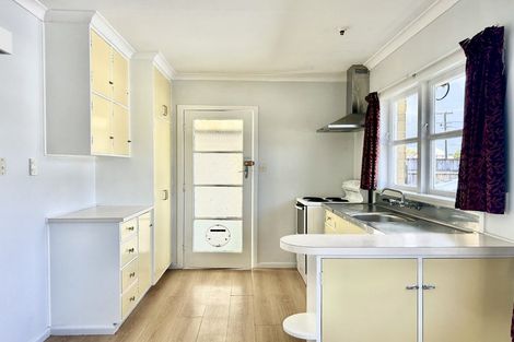 Photo of property in 36 Cambridge Street, Levin, 5510