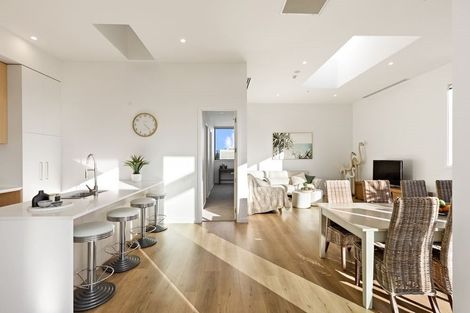 Photo of property in 7/14 Tamariki Avenue, Orewa, 0931