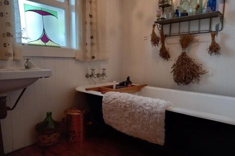 Photo of property in 10 Rawhiti Street, Vogeltown, New Plymouth, 4310