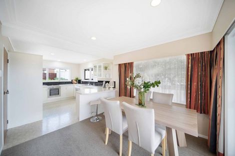 Photo of property in 15 Harford Place, Pakuranga Heights, Auckland, 2010