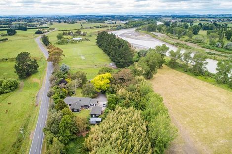 Photo of property in 273 Parewanui Road, Bulls, 4894