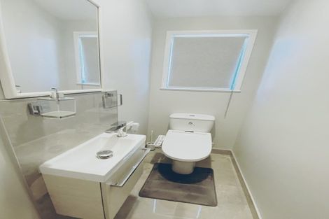 Photo of property in 16 Thomas Rea Place, Te Atatu South, Auckland, 0610