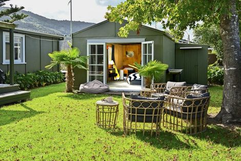 Photo of property in 8 Katrin Place, Mahia, 4198