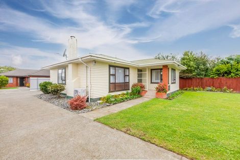 Photo of property in 2 Howard Road, Taradale, Napier, 4112