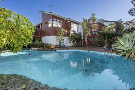 Photo of property in 2/21 Helvetia Drive, Browns Bay, Auckland, 0630