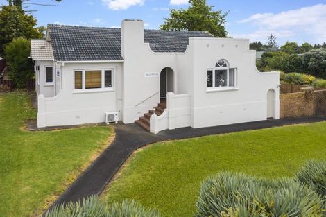 Photo of property in 40 Te Atatu Road, Te Atatu South, Auckland, 0610