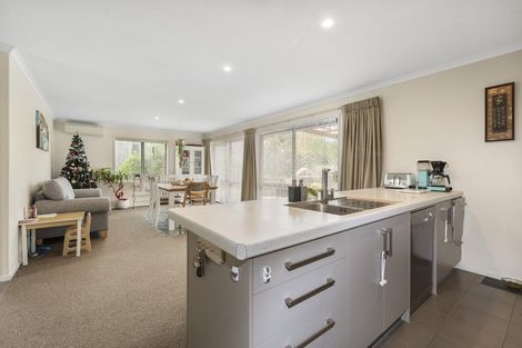 Photo of property in 25 Hamon Place, Pukehangi, Rotorua, 3015