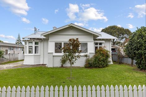 Photo of property in 36 Kingswood Street, Takaro, Palmerston North, 4412