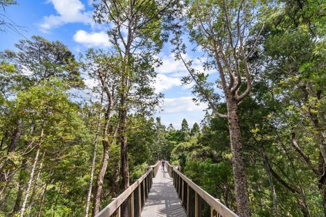 Photo of property in 2/219 Lake Road, Belmont, Auckland, 0622