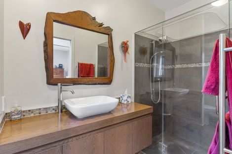 Photo of property in 32 Kuiwai Drive, Rainbow Point, Taupo, 3330