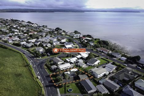 Photo of property in 1/3 Clarks Beach Road, Clarks Beach, 2122