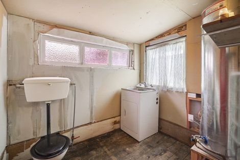 Photo of property in 19 Milne Street, Hunterville, 4730