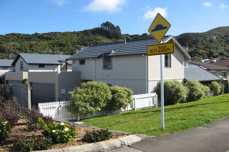 Photo of property in 2 Samuel Parnell Road, Karori, Wellington, 6012