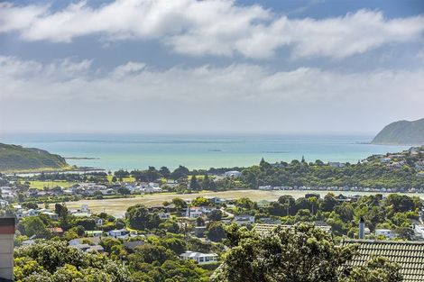 Photo of property in 22 Mercury Way, Whitby, Porirua, 5024