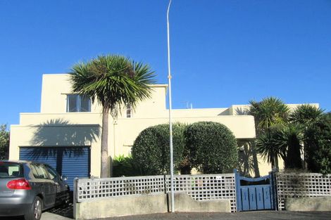 Photo of property in 10 Gladstone Road, Bluff Hill, Napier, 4110