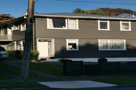 Photo of property in 8 Shelley Street, Titahi Bay, Porirua, 5022