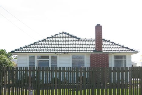 Photo of property in 43 Vancouver Crescent, Wainoni, Christchurch, 8061