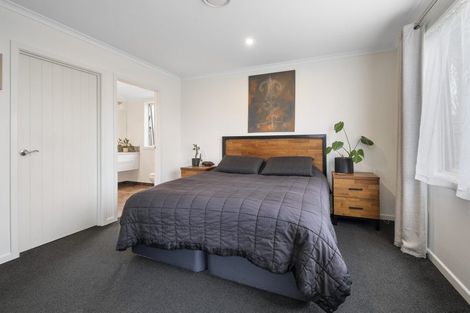 Photo of property in 32 Oak Crescent, Ashhurst, 4810