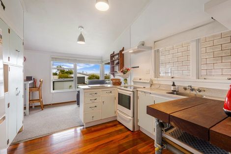 Photo of property in 3/50 Old Lake Road, Narrow Neck, Auckland, 0624