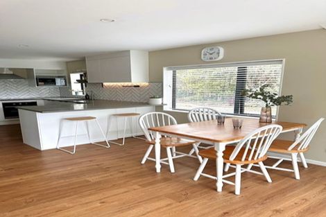 Photo of property in 2/4 Roseburn Place, Pakuranga, Auckland, 2010