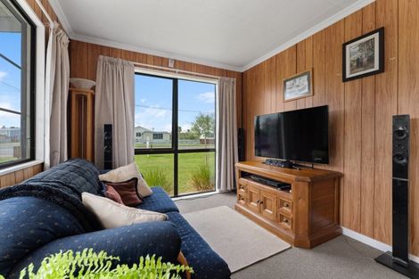 Photo of property in 5 Linklater Avenue, Foxton Beach, Foxton, 4815