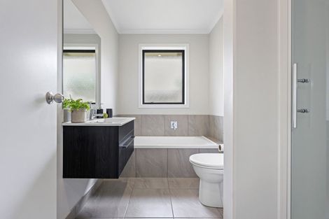 Photo of property in 2/19 Galloway Street, Hamilton East, Hamilton, 3216