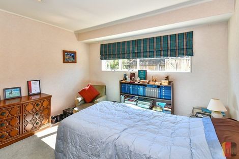 Photo of property in 28 Chippewa Place, Conifer Grove, Takanini, 2112