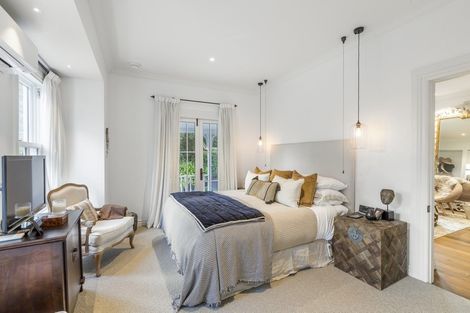 Photo of property in 2 Chenery Road, Red Beach, 0932