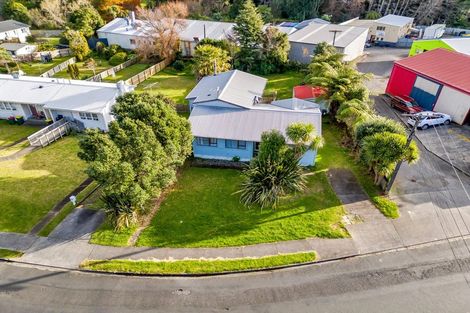 Photo of property in 12 Seaview Road, Marfell, New Plymouth, 4310