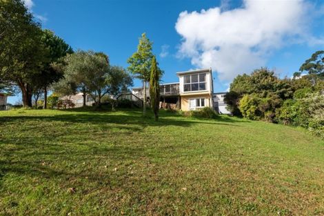 Photo of property in 35 Sunnyside Road, Sunnyvale, Auckland, 0612