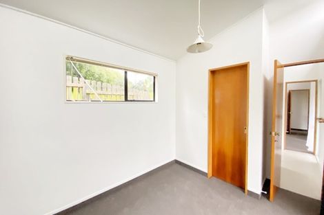 Photo of property in 16 Opanuku Road, Henderson Valley, Auckland, 0612