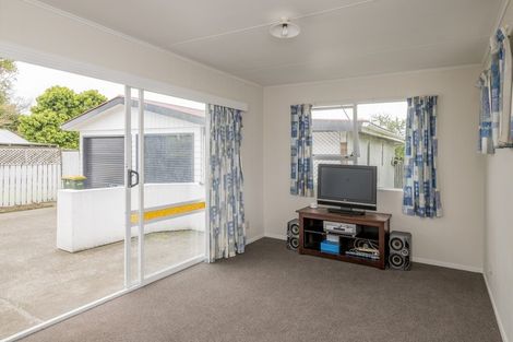 Photo of property in 19 Stirling Street, Levin, 5510