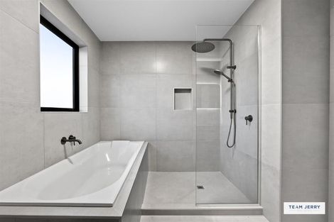 Photo of property in 27 Jandell Crescent, Bucklands Beach, Auckland, 2014