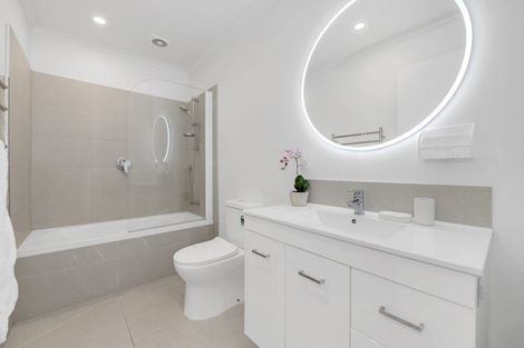 Photo of property in 21 Whareatua Avenue, Takanini, 2112