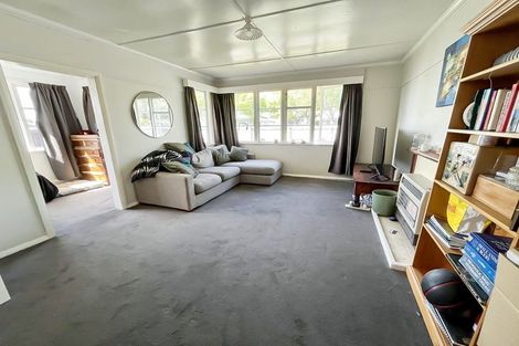 Photo of property in 660 Featherston Street, Roslyn, Palmerston North, 4414
