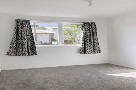 Photo of property in 35 Takapu Street, Henderson, Auckland, 0612